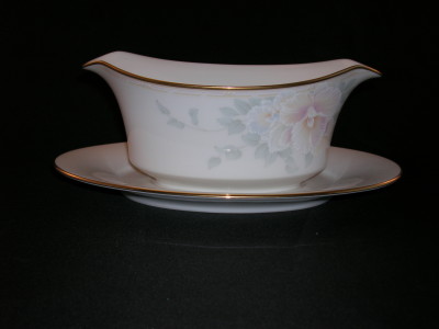 Noritake Sweet Surprise Gravy Boat