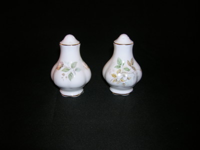 Royal Albert Haworth Shaker Set