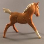 Beswick Palomino foal figurine no 996 facing right